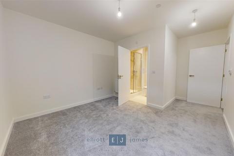 2 bedroom duplex to rent, Borders Lane, Loughton IG10