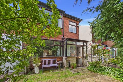 3 bedroom semi-detached house for sale, Chorley Road, Wigan WN1