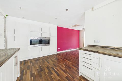 3 bedroom semi-detached house for sale, Chorley Road, Wigan WN1