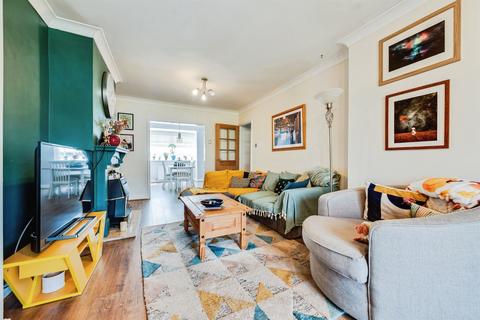 3 bedroom terraced house for sale, Ferndale Road, Swindon