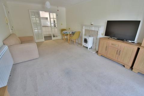 1 bedroom retirement property for sale, Fernlea Avenue, Ferndown, BH22