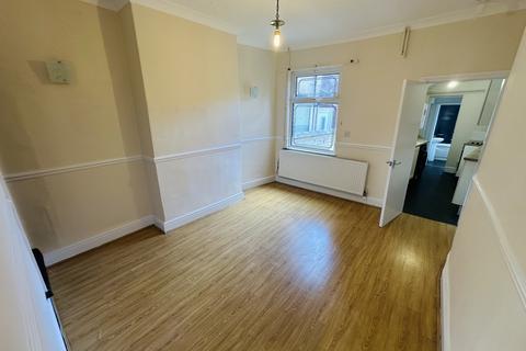 2 bedroom house to rent, Goldenhill Road, Stoke-on-Trent, ST4