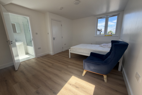 1 bedroom in a house share to rent, Maryland Road, N22