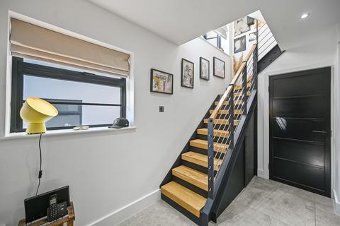 3 bedroom semi-detached house for sale, Whitegate Gardens, Harrow