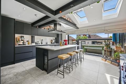 3 bedroom semi-detached house for sale, Whitegate Gardens, Harrow