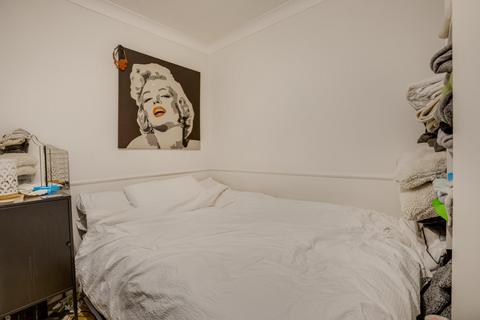 Studio for sale, Brompton Park Crescent, West Brompton, Fulham, London
