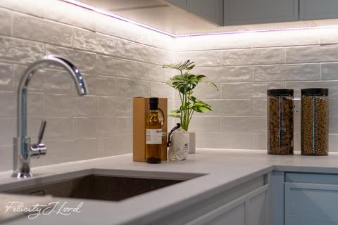 2 bedroom apartment for sale, Royal Crest Avenue, London