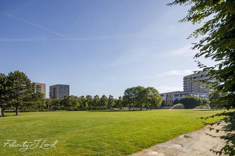 2 bedroom apartment for sale, Royal Crest Avenue, London