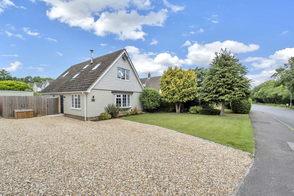 3 bedroom chalet for sale