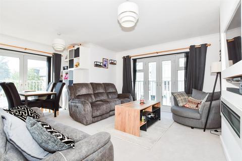 2 bedroom apartment for sale, The Lakes, Larkfield, Kent