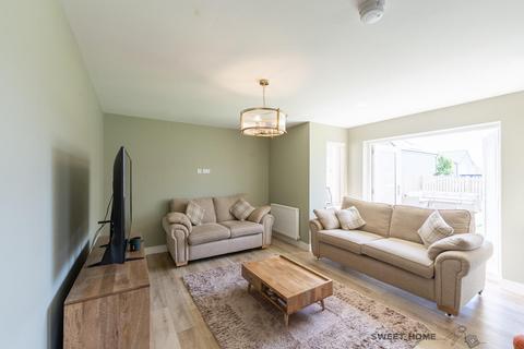 4 bedroom detached house for sale, Kilkeel Avenue, Glenboig, Coatbridge, ML5 2TT