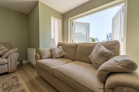 4 bedroom detached house for sale, Kilkeel Avenue, Glenboig, Coatbridge, ML5 2TT