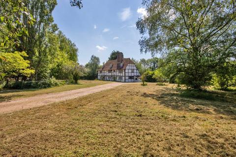 6 bedroom character property for sale, Headcorn Road, Biddenden, Kent, TN27 8JN
