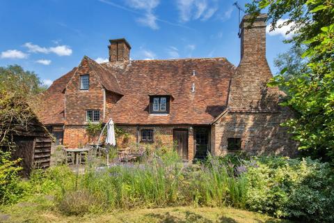 6 bedroom character property for sale, Headcorn Road, Biddenden, Kent, TN27 8JN