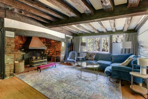 6 bedroom character property for sale, Headcorn Road, Biddenden, Kent, TN27 8JN