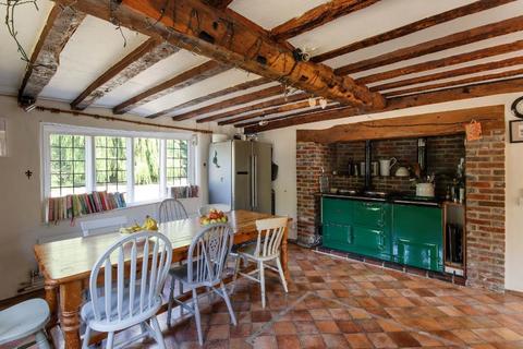 6 bedroom character property for sale, Headcorn Road, Biddenden, Kent, TN27 8JN
