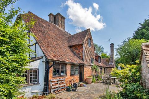 6 bedroom character property for sale, Headcorn Road, Biddenden, Kent, TN27 8JN