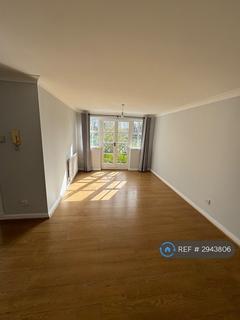 2 bedroom flat to rent, Rectory Court, London, E18