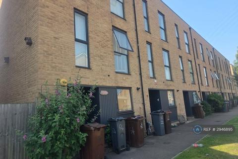3 bedroom terraced house to rent, Ager Avenue, Dagenham, RM8