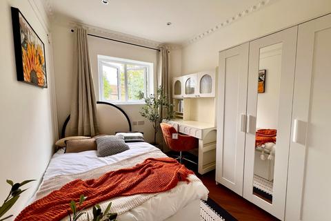 undefined, Drapers Road, London, E15