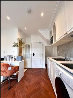 undefined, Drapers Road, London, E15