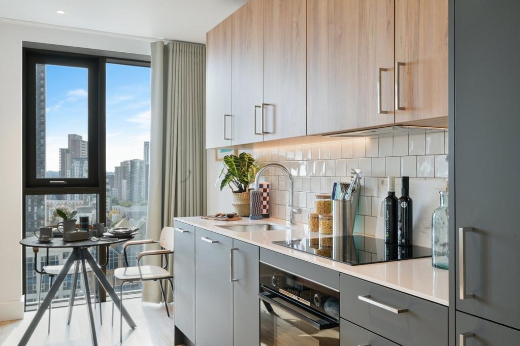 Apartment in Canary Wharf - More