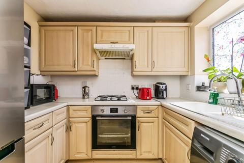 2 bedroom terraced house for sale, Sandpiper Drive, Erith, DA8