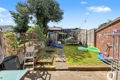 3 bedroom terraced house for sale, Heather Close, Sittingbourne, Kent, ME10