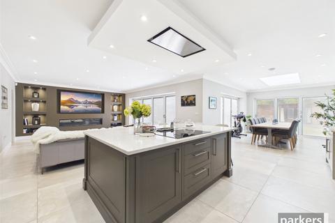 5 bedroom detached house for sale, Aldbourne Avenue, Wokingham RG6