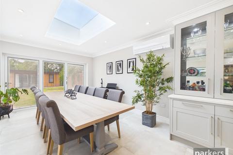 5 bedroom detached house for sale, Aldbourne Avenue, Wokingham RG6