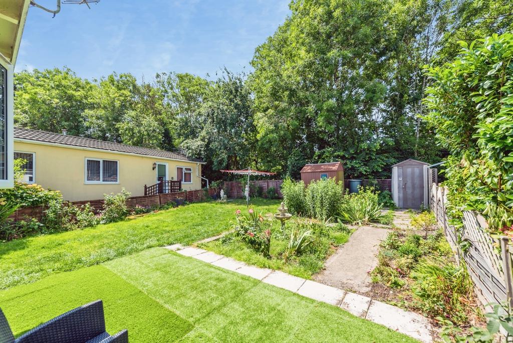1 bedroom bungalow for sale