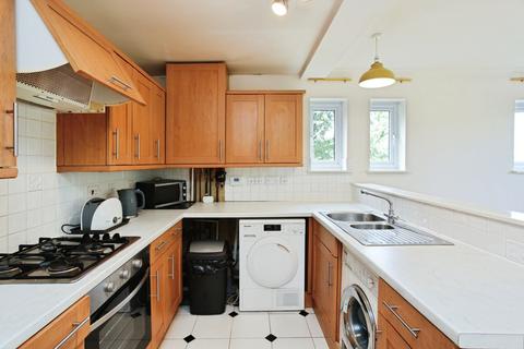 3 bedroom flat for sale, Avebury Avenue, Tonbridge, Kent, TN9