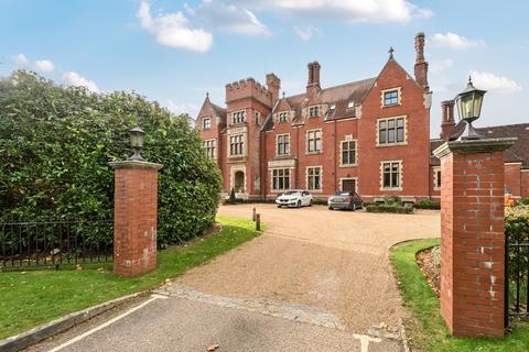 2 bedroom flat to rent, Tanbridge Park Horsham RH12