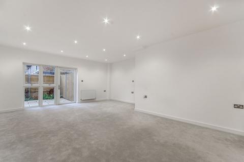 4 bedroom house for sale, Vicarage Crescent, Battersea, London, SW11