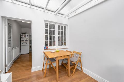 2 bedroom semi-detached house for sale, Kew Road, TW9