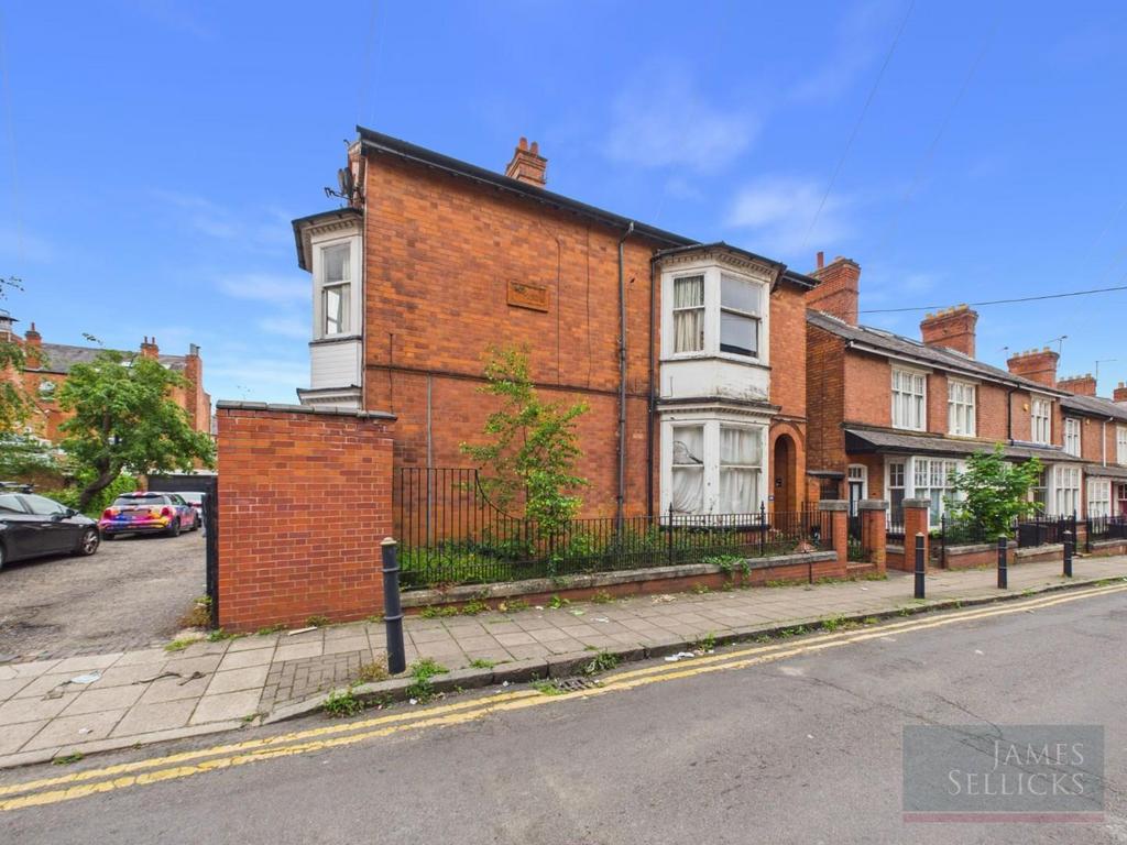 2 Flats, over 2250 sq feet accomm, Gotham Street, Leicester - View 2