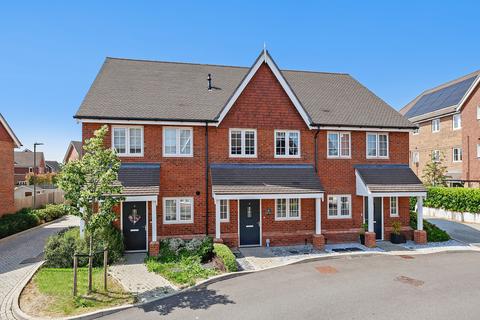 2 bedroom terraced house for sale, Elson Road, Horley, Surrey, RH6