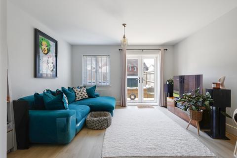 2 bedroom terraced house for sale, Elson Road, Horley, Surrey, RH6