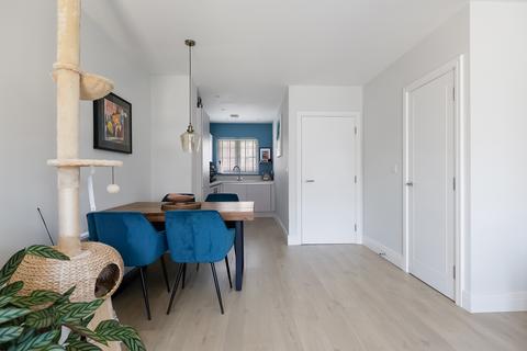 2 bedroom terraced house for sale, Elson Road, Horley, Surrey, RH6