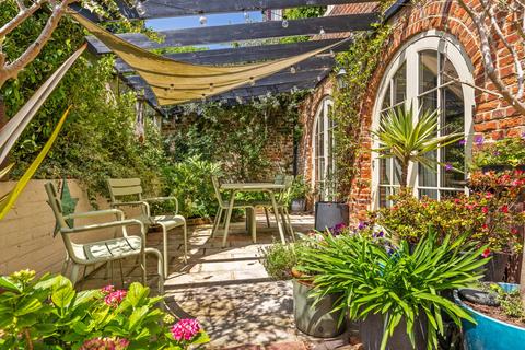 4 bedroom detached house for sale, Parchment Street, Winchester, SO23