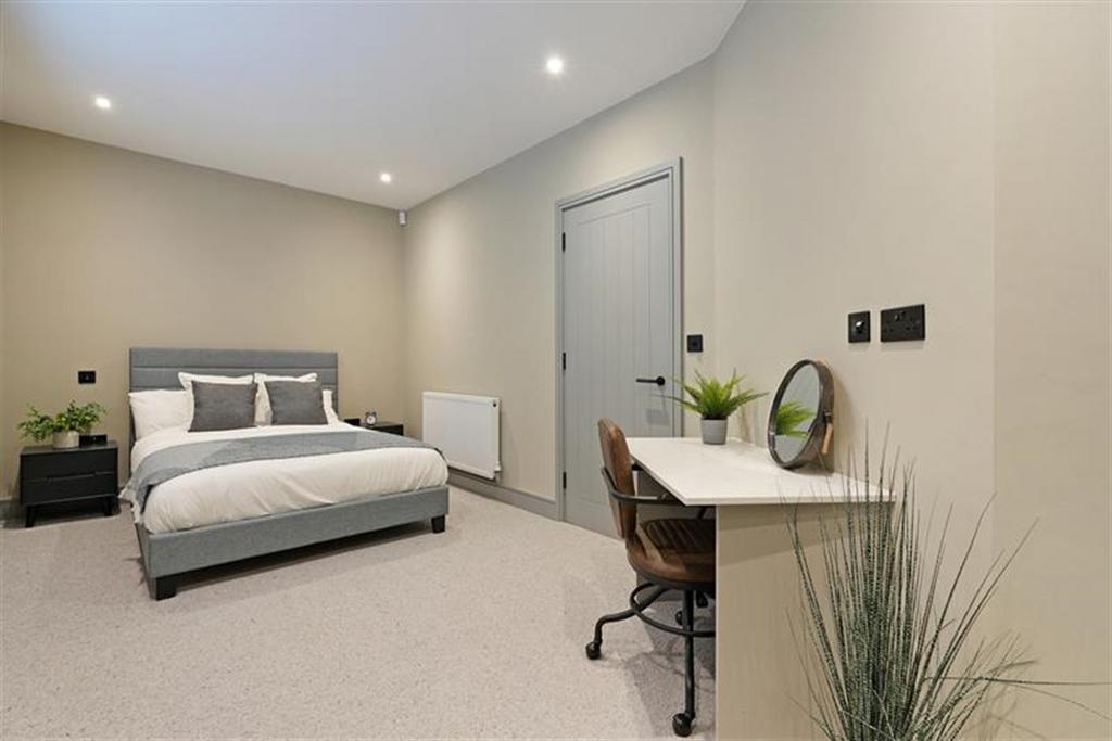 Apartment in Sheffield, South Yorkshire - View 4