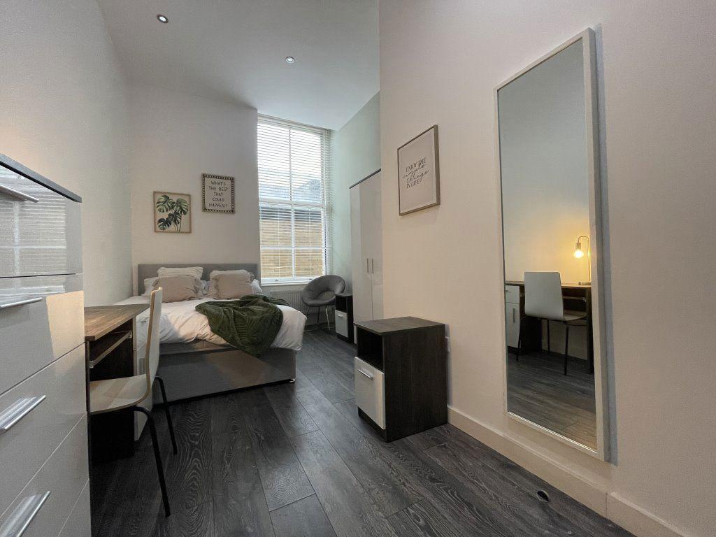 1 bedroom in a house share to rent