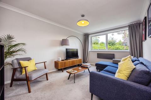1 bedroom flat for sale, Rossiter Lodge, Rosetrees, Guildford, Surrey, GU1
