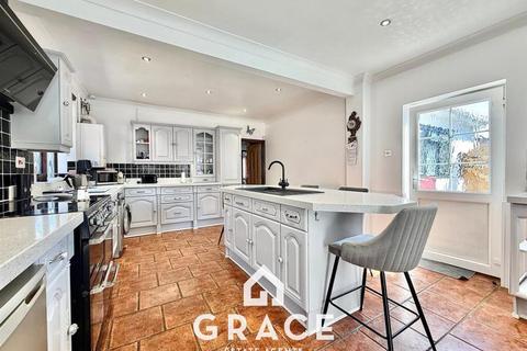 3 bedroom detached bungalow for sale, Temple Road, Ipswich