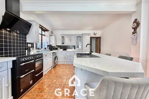 3 bedroom detached bungalow for sale, Temple Road, Ipswich
