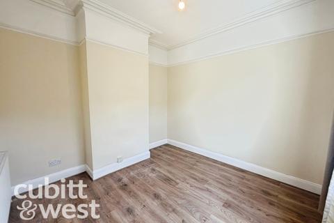 2 bedroom terraced house to rent, Landguard Road Southsea PO4