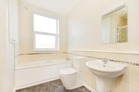 2 bedroom flat for sale, Lampmead Road, Lee, London, SE12