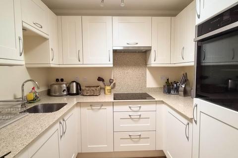 2 bedroom retirement property for sale, Fleur De Lis, Marlborough, SN8 2FN