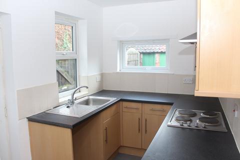 2 bedroom terraced house to rent, Lovers Lane, Newark, Notts, NG24