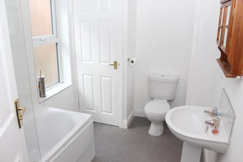 2 bedroom terraced house to rent, Lovers Lane, Newark, Notts, NG24